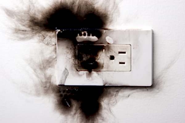 electrical failure in power outlet isolated