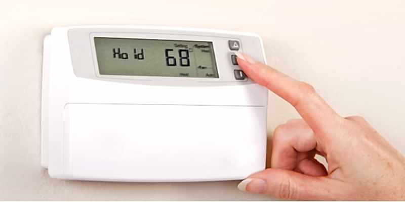 Hand adjusting thermostat